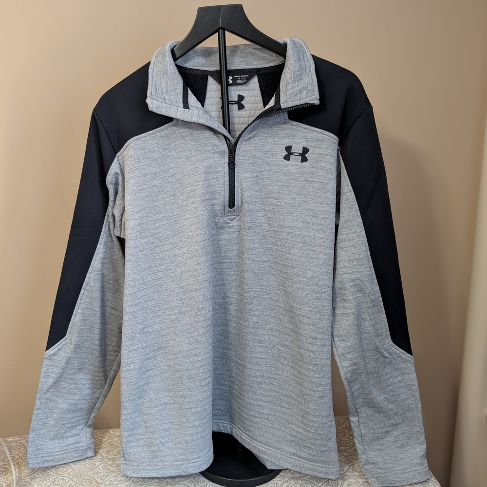 Mens Under Armour Gray and Black 1/4 Zip Pullover.  Coldweather Gear. Size L